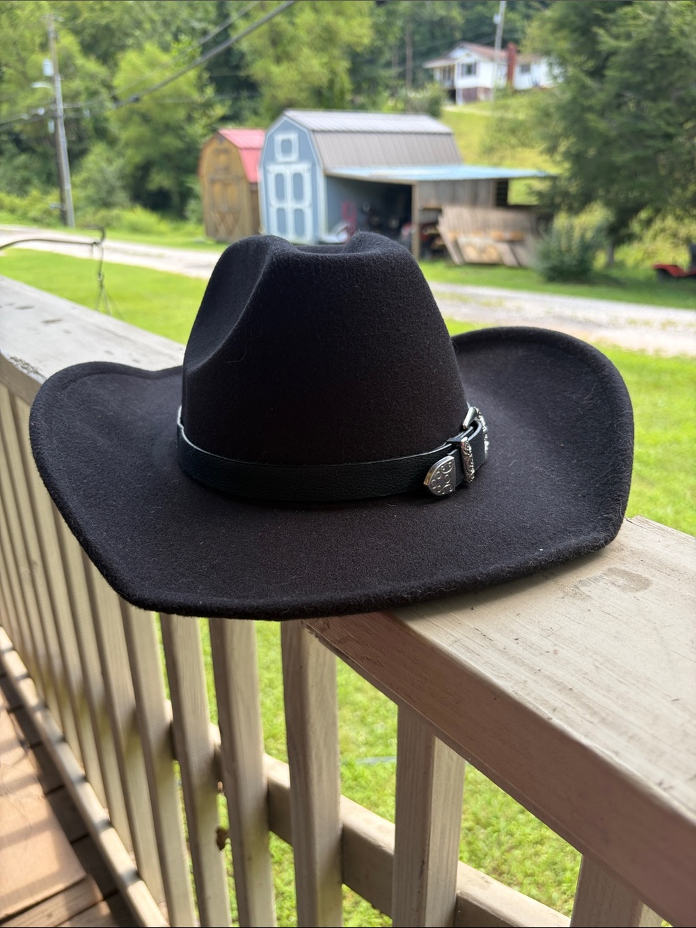 Jessica Simpson Black Felt Western Cowgirl Hat with Leather Band